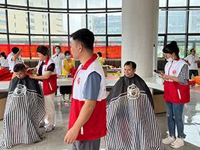 Khám bệnh miễn phí, cắt tóc tặng người dân | Nhà máy Nam Bộ tổ chức hoạt động khám bệnh và cắt tóc từ thiện
